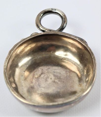 Tastevin en argent ancien.

D_7,5 cm L_10,2...