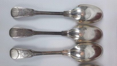 Suite de six petites cuillères en argent...