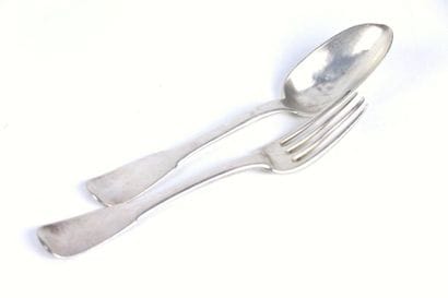 Couvert en argent, modèle uniplat, les manches...
