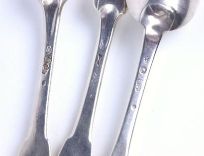 Lot de deux fourchettes et une cuillère de...