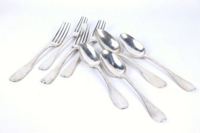Réunion de quatre fourchettes et quatre cuillères...