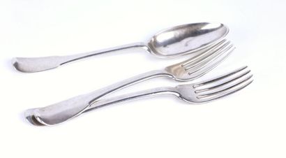 Lot de deux fourchettes et une cuillère de...
