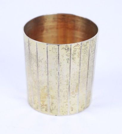 Timbale en vermeil, modèle géométrique à...