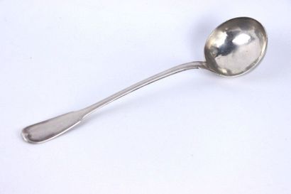Louche en argent, modèle au filet.

Epoque...