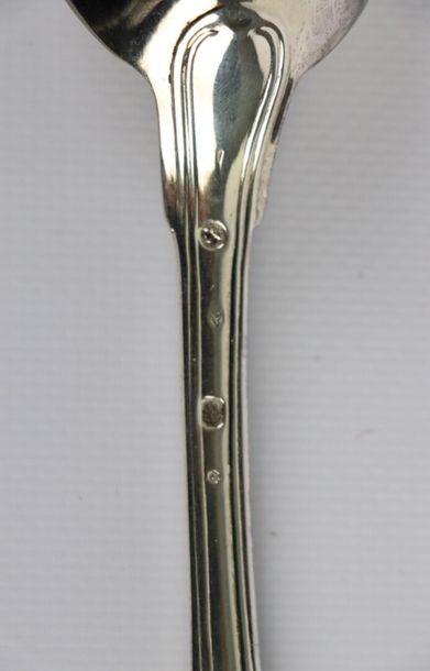 Ensemble de six fourchettes et une cuillère...