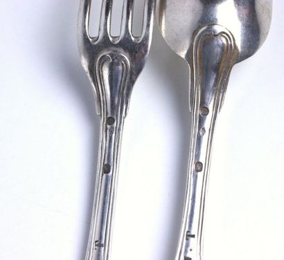 Ensemble de trois fourchettes et quatre cuillères...