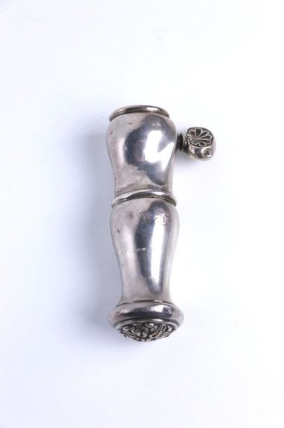 Manche à gigot en argent, l'embout gravé...