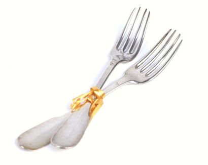 Paire de fourchettes en argent, modèle uniplat,...