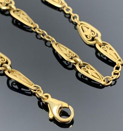 Sautoir en or jaune.

L_65 cm. 21,25 grammes,...