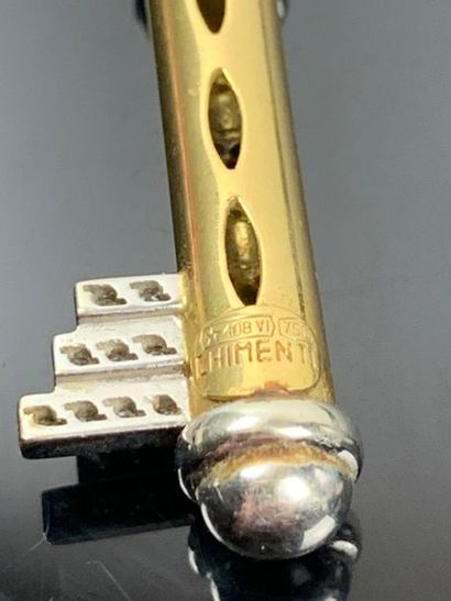 CHIMENTO, Italie.

Pendentif en or jaune...
