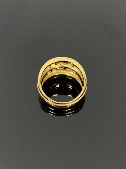 Bague en or jaune ornée de diamants anciens,...