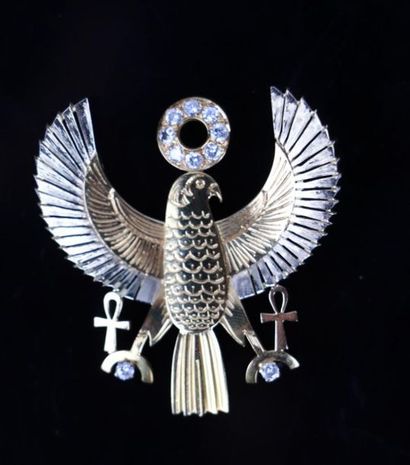 Broche deux ors figurant un aigle aux ailes...