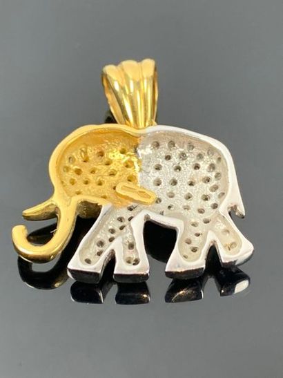 Pendentifen or jaune et or blanc, serti de...