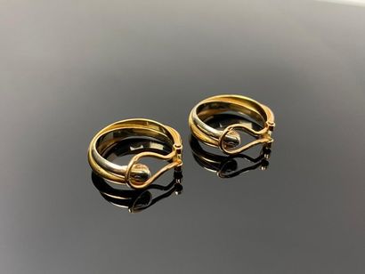 Paire de clips d'oreilles en or jaune, trois...