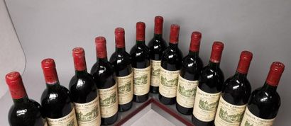 12 bottles CHÂTEAU CARBONNIEUX - GC Pessac...
