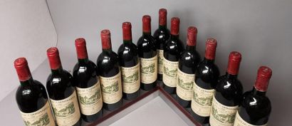 12 bottles CHÂTEAU CARBONNIEUX - GC Pessac...