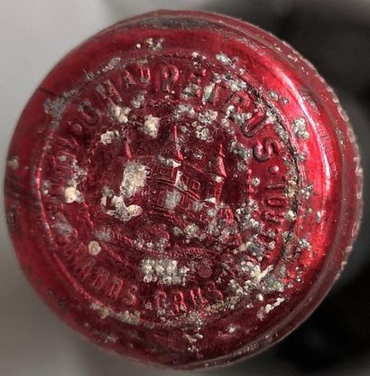 1 bottle PETRUS - Pomerol 1947 Etiquettes...