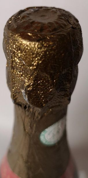 1 bottle CHAMPAGNE BOLLINGER Brut Vintage...