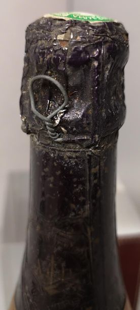 1 bottle CHAMPAGNE TAITTINGER 
