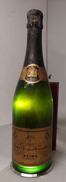 1 bottle CHAMPAGNE Vve. CLICQUOT PONSARDIN...