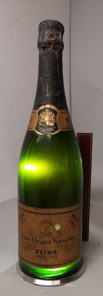 1 bottle CHAMPAGNE Vve. CLICQUOT PONSARDIN...