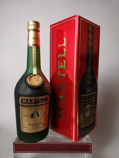 1 bottle 70cl COGNAC MARTELL MÉDAILLON V.S.O.P....