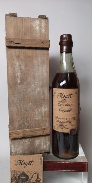 1 bottle COGNAC VERY OLD - MEDIUM. Wooden...