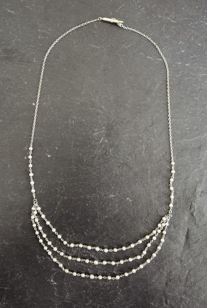 Delicate young girl's drapery necklace in...