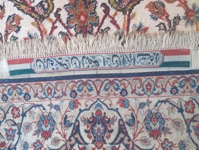 ISPAHAN
Carpet in wool and silk decorated...
