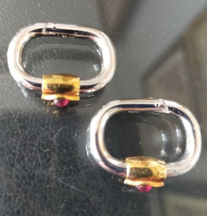 YSL
Paire de boutons de manchette en acier...