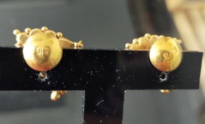Paire de boucles d’oreilles en or 18k (750e),...