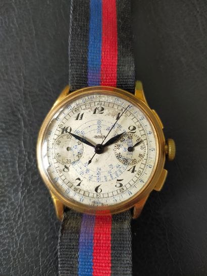 JAEGER
Montre bracelet chronographe en or...