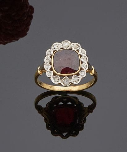 Bague en or gris et or jaune 18k (750e) serti...