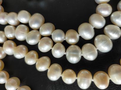 Sautoir de perles de culture baroque (diam:...
