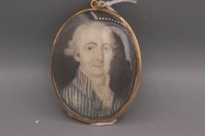 Pendentif en or jaune 18k (750e) orné d’une...