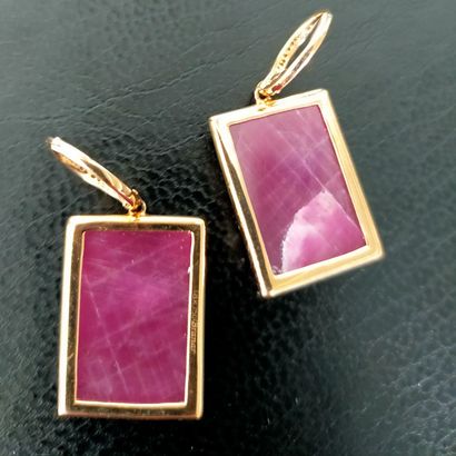 Paire de boucles d'oreilles en or rose18k...