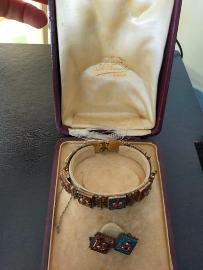 -	Demi-parure en argent doré et métl (800e)...
