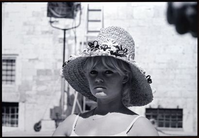 Brigitte Bardot chapeau Barthet
 
Tirage...