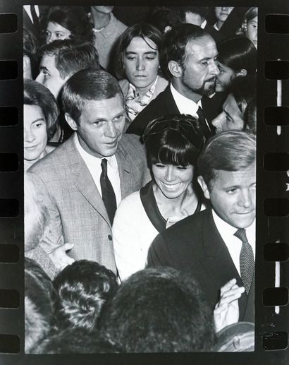 Steve McQueen et Ali Mac Graw 1964
 
Tirage...
