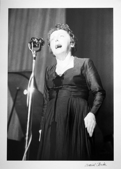 Edith Piaf
 
Silver print 50 x 35.7 cm, signed...