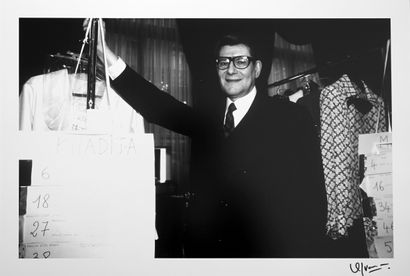 Yves Saint Laurent backstage
 
Tirage sur...