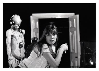 Jane Birkin Rue de Verneuil Paris
Tirage...