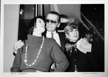 Karl Lagerfeld , Anna Piaggi Backstage
Tirage...