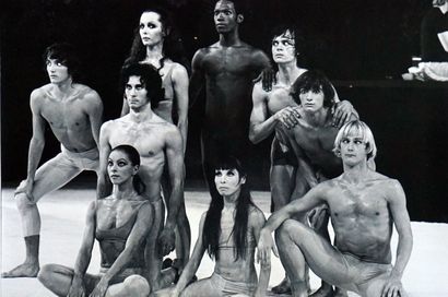 Ballet de Maurice Béjart Stimmung
Tirage...