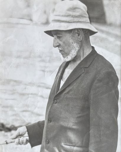 ECOLE MODERNE
Portrait d'homme
Tirage argentique
27...