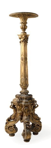 Importante torchère en bois sculpté et doré,...