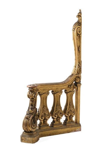 Elément de balustrade en bois sculpté et...