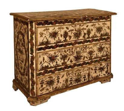 Commode en Arte Povere ouvrant pat trois...