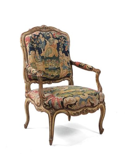Joli fauteuil à dossier plat mouvementé en...