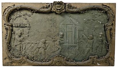Trois bas-reliefs en stuc orné de jeux d'enfants...